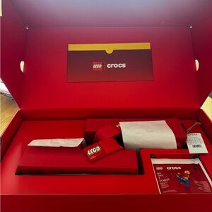 LEGO x Crocs Red Collaboration Set - size: M5/W7